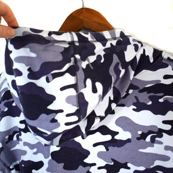 Fabletics Leah Navy Camo Oversized Hooded Sweatshirt - Picture 7 of 11